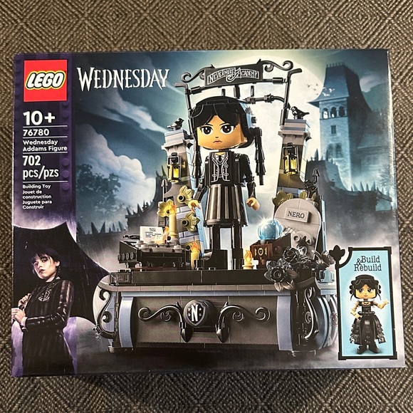 LEGO Wednesday Addams Set - Black and White - Picture 2 of 5